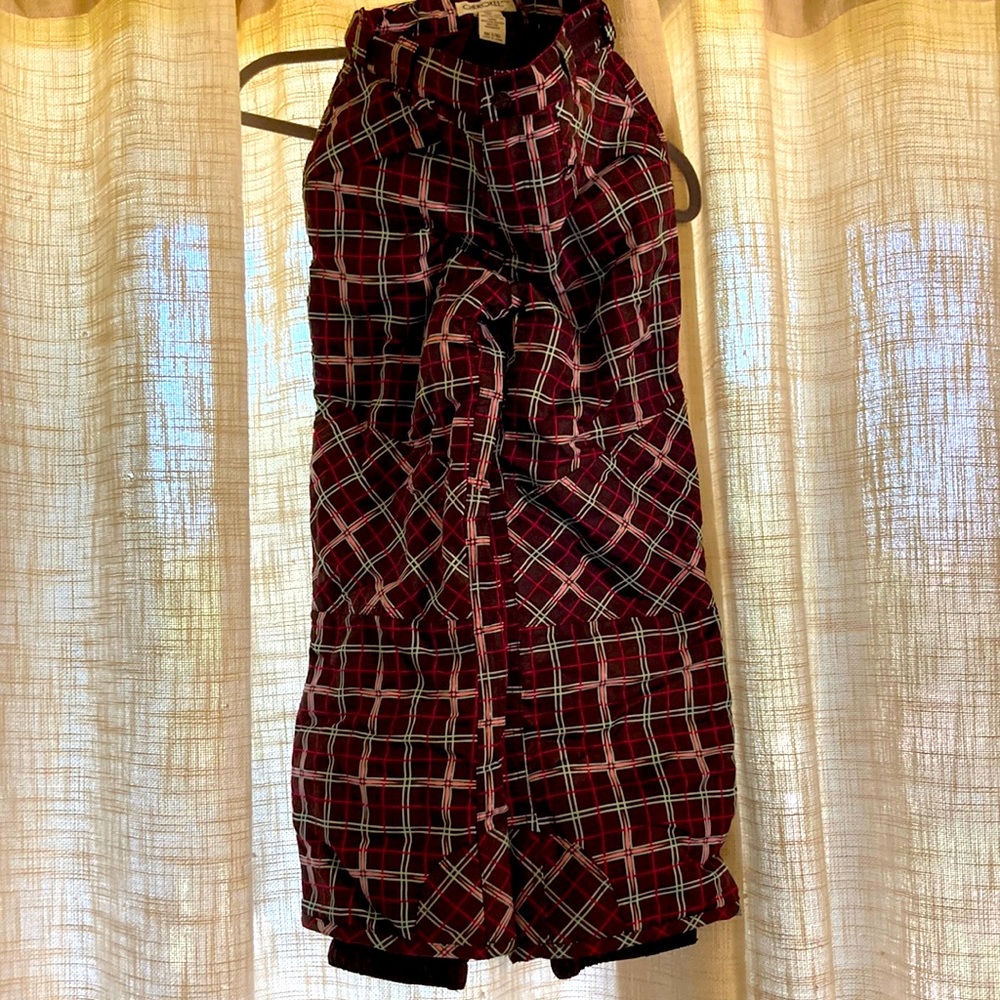 Outfit deal: Girls snow pants and snow gloves combo